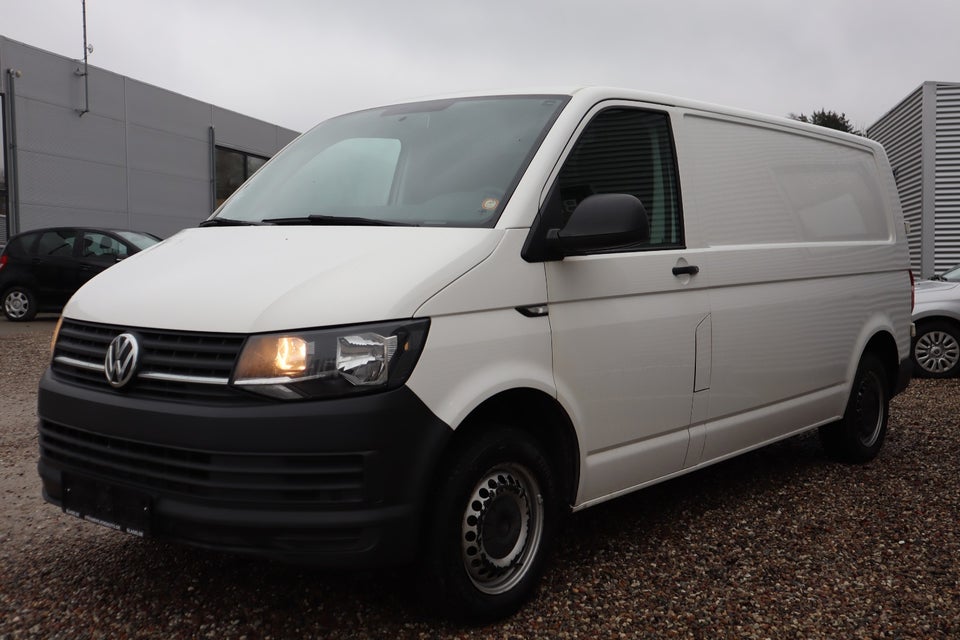 VW Transporter 2,0 TDi 102 Kassevogn lang