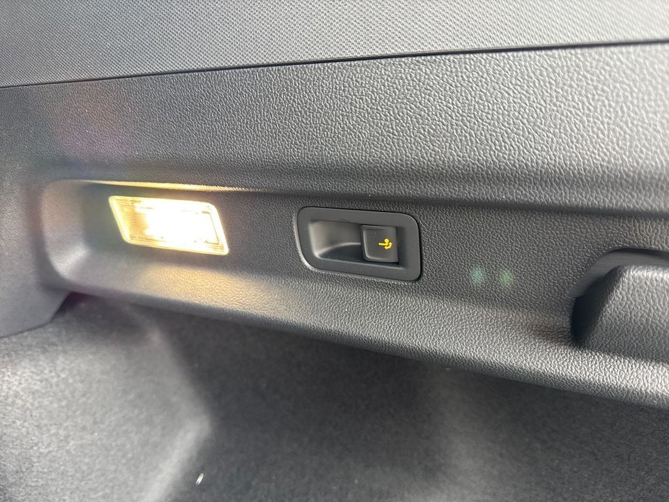 Ford Explorer 79 Select Extended Range AWD 5d