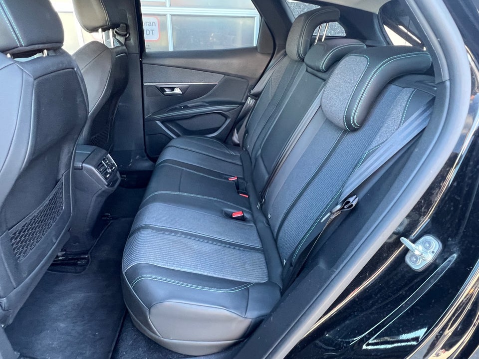 Peugeot 3008 1,6 Hybrid First Selection EAT8 5d