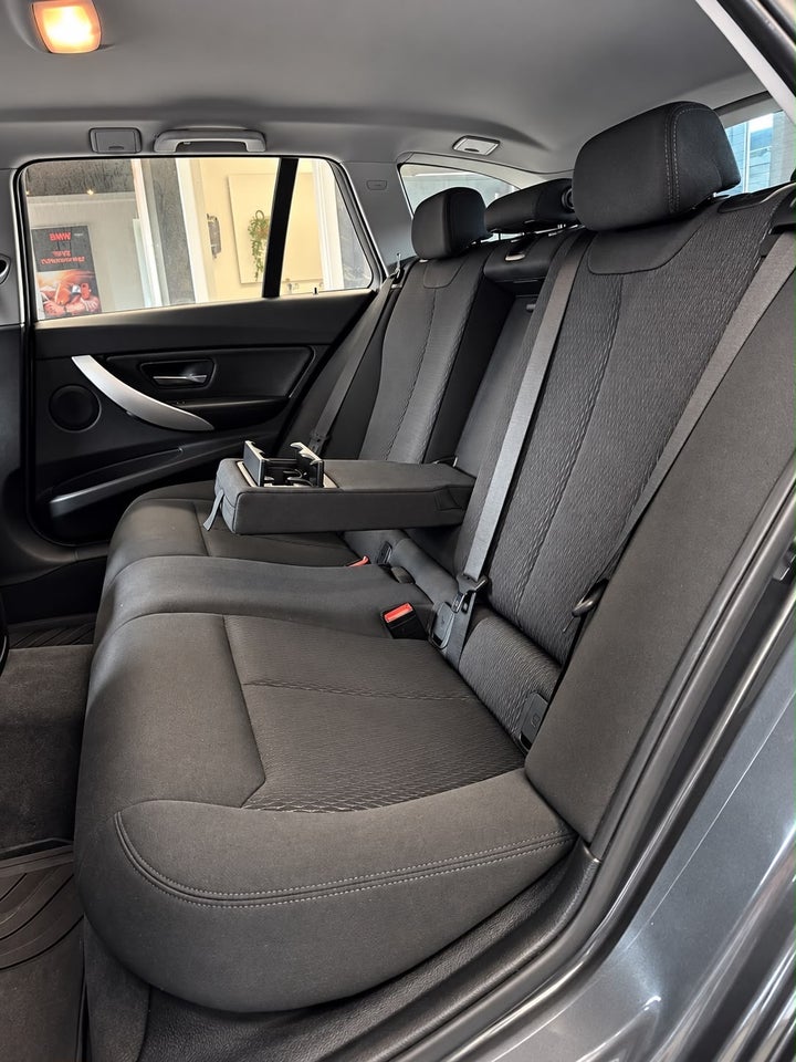BMW 320d 2,0 Touring aut. 5d