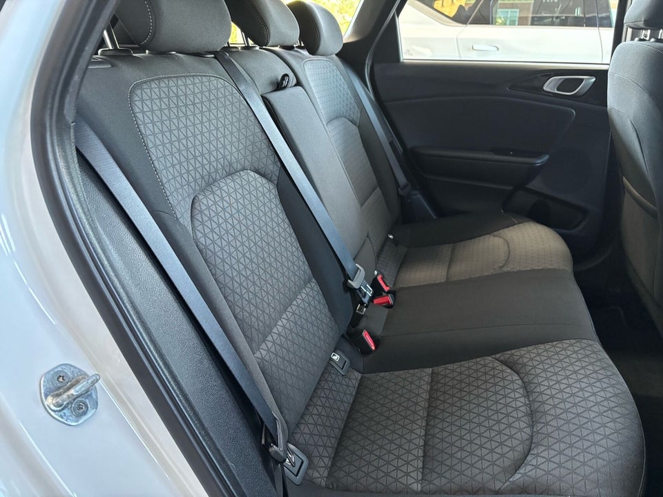 Kia Ceed 1,6 PHEV Prestige SW DCT 5d