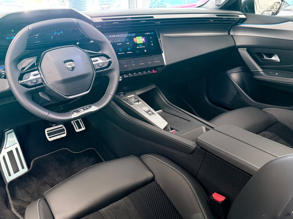 Peugeot e-408 58 GT 5d