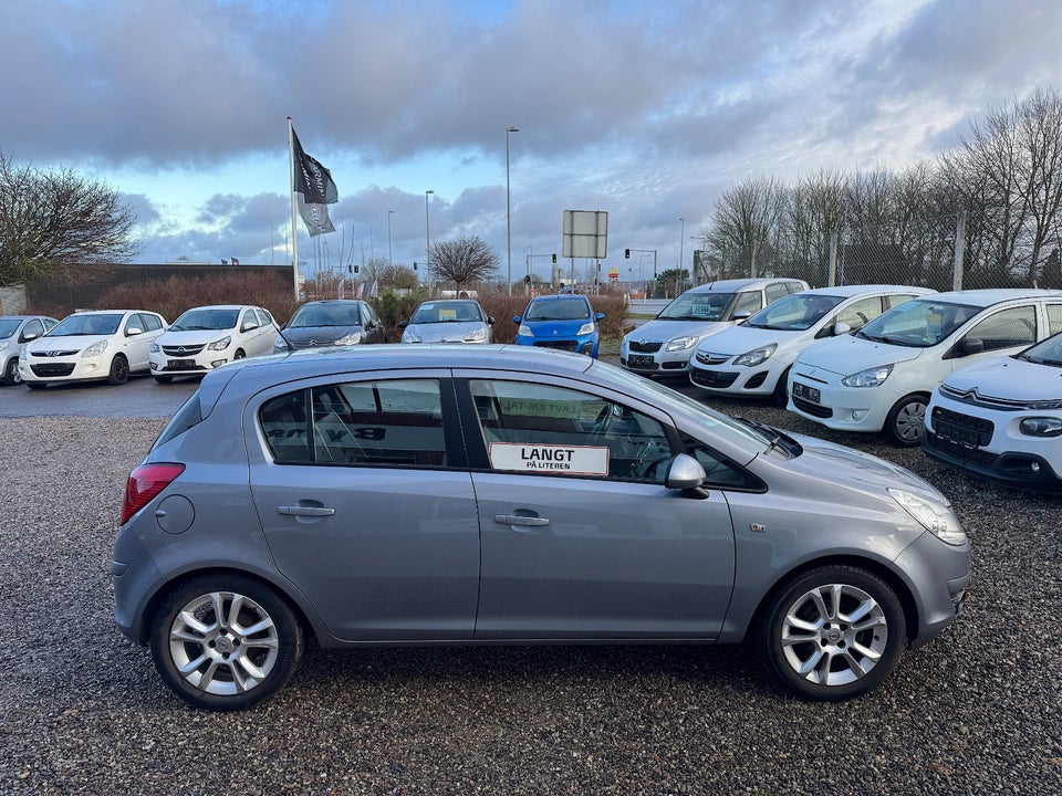 Opel Corsa 1,4 16V Cosmo 5d