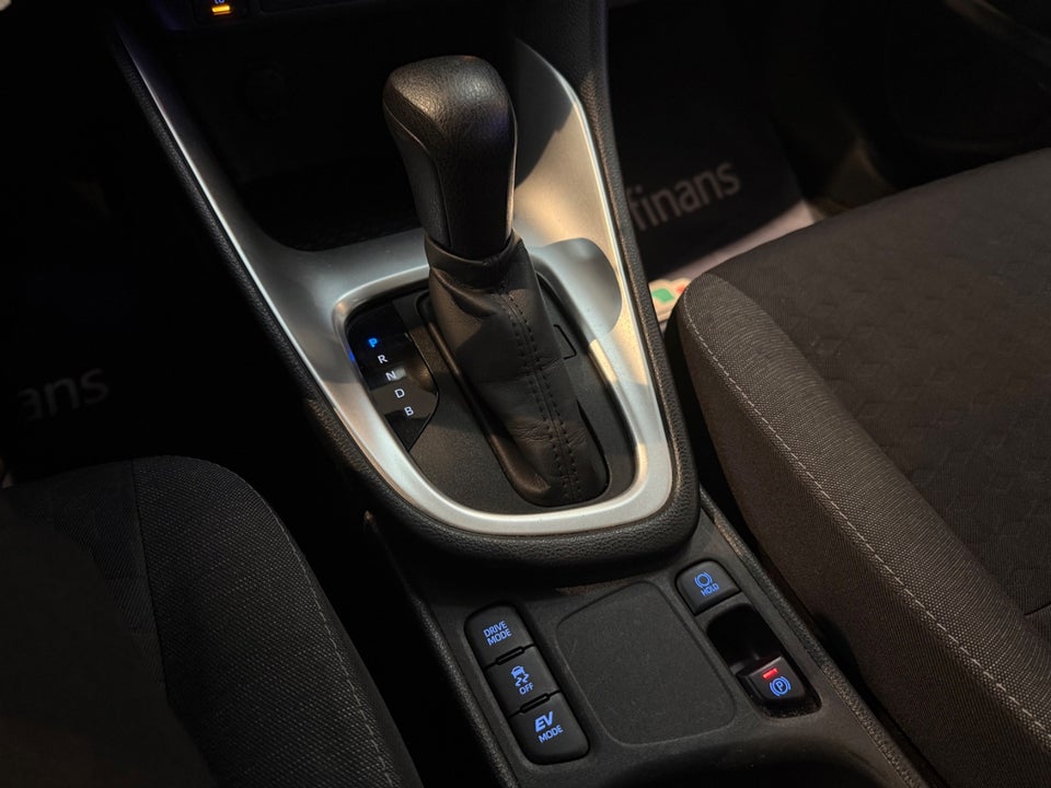 Toyota Yaris 1,5 Hybrid H1 e-CVT 5d