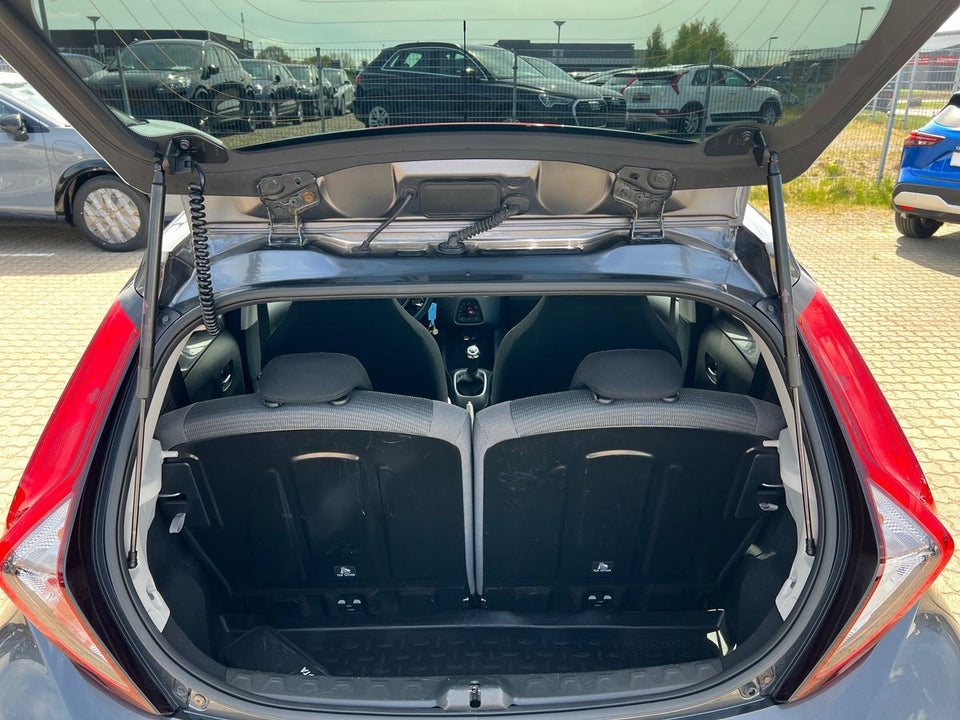 Toyota Aygo 1,0 VVT-i x-press 5d