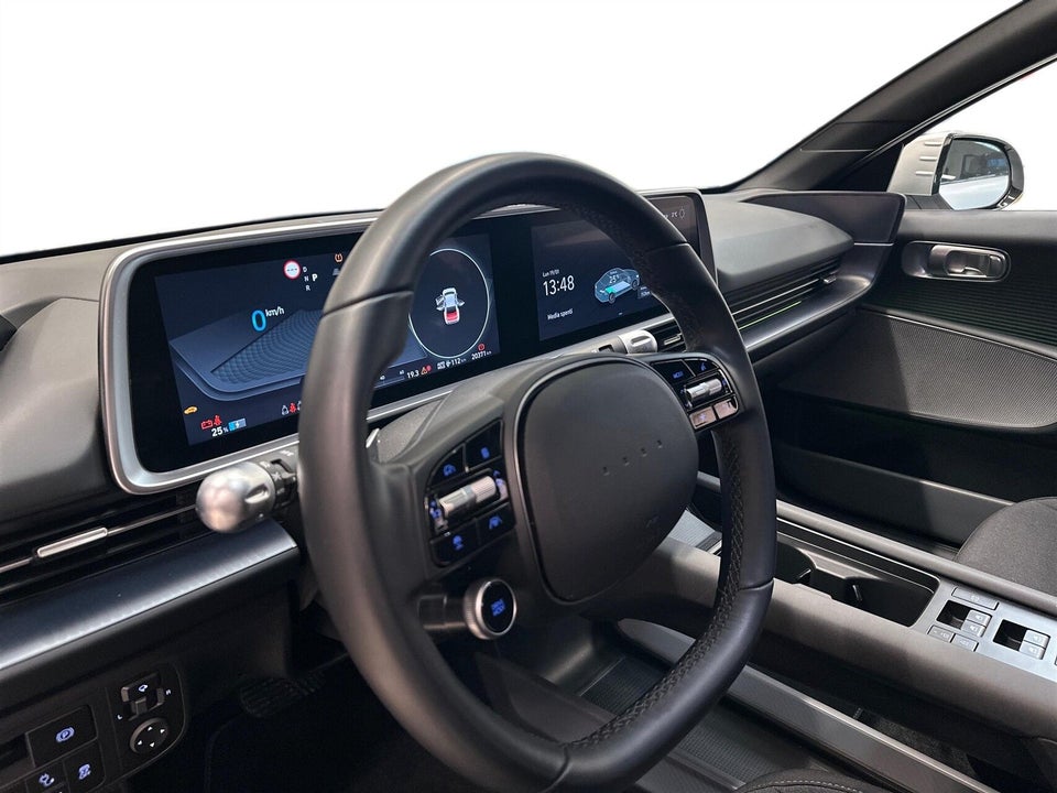 Hyundai Ioniq 6 77 Essential 4d