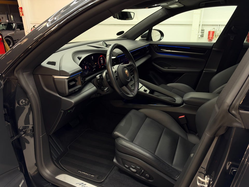Porsche Macan 5d