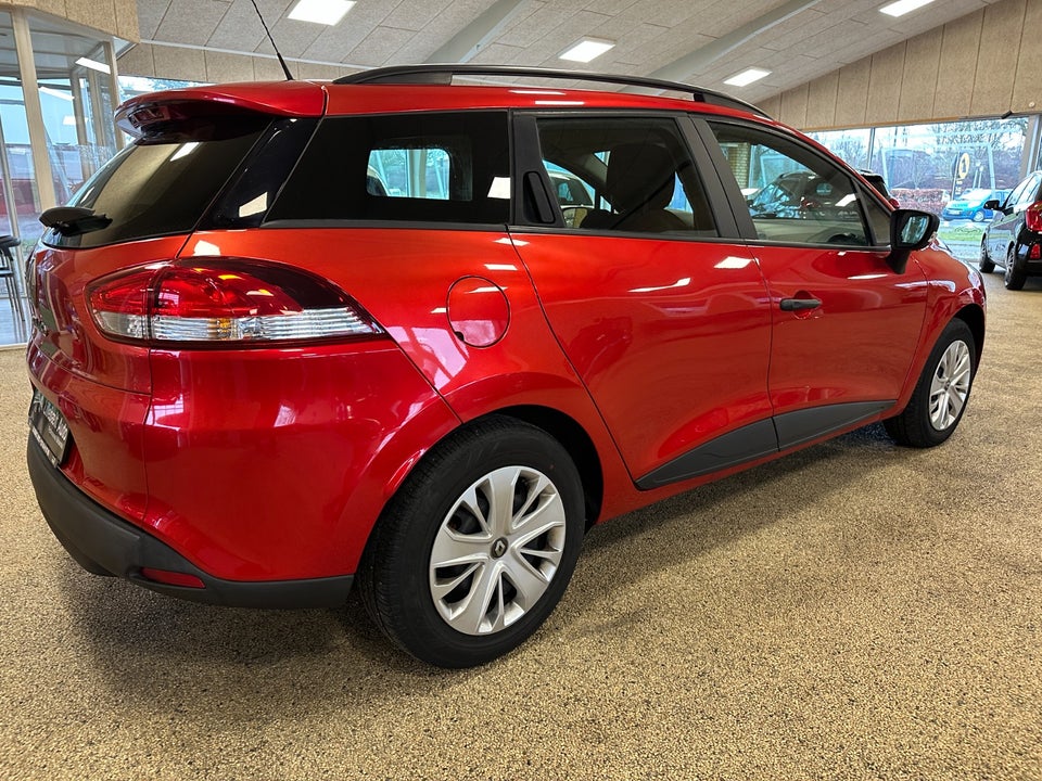 Renault Clio IV 1,2 16V Life Sport Tourer 5d