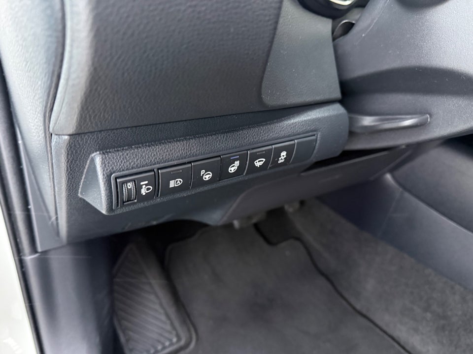 Suzuki Swace 1,8 HEV Exclusive White stc. e-CVT 5d