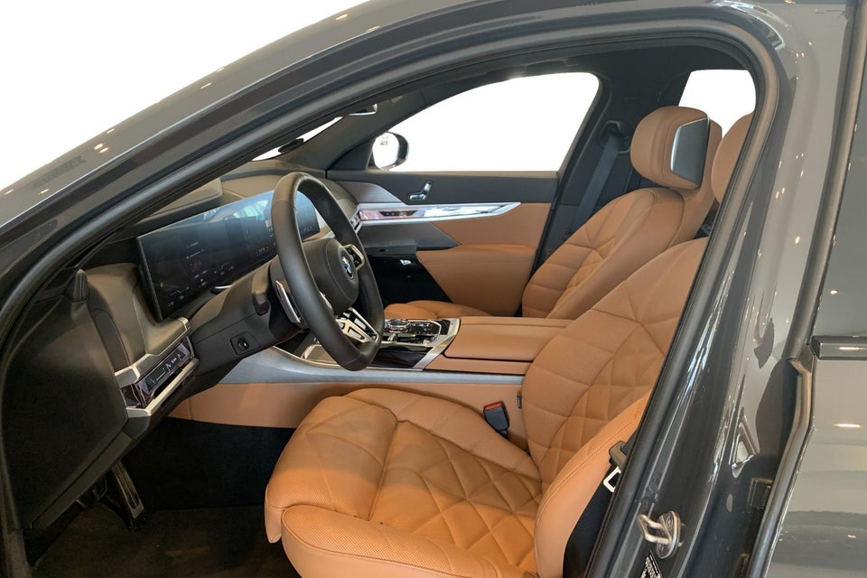 BMW i7 eDrive50 M-Sport 4d