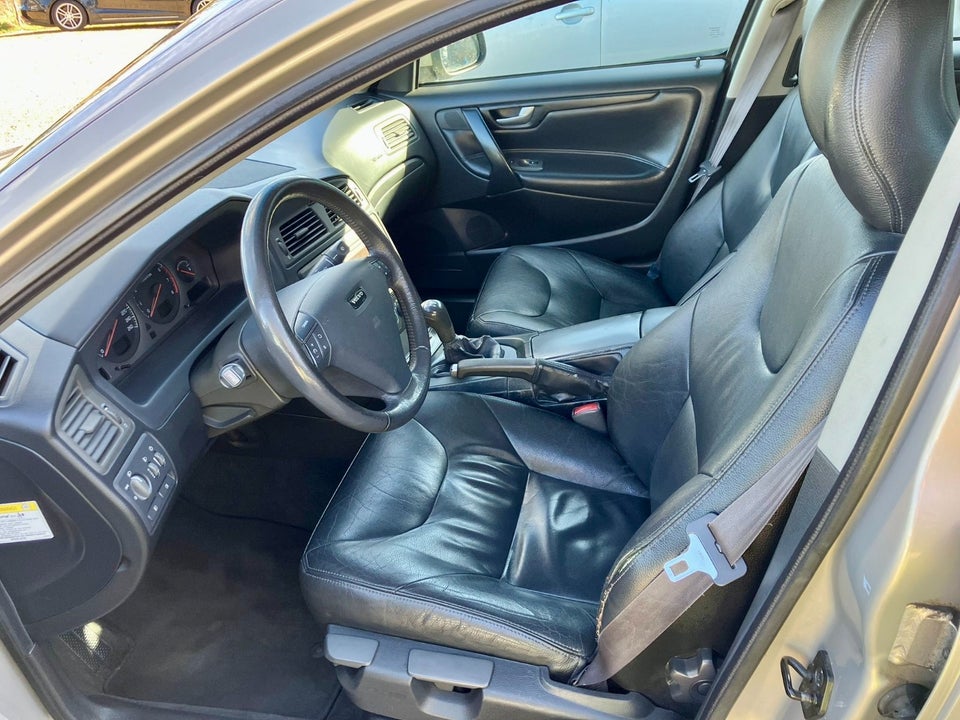 Volvo S60 2,4 140 4d