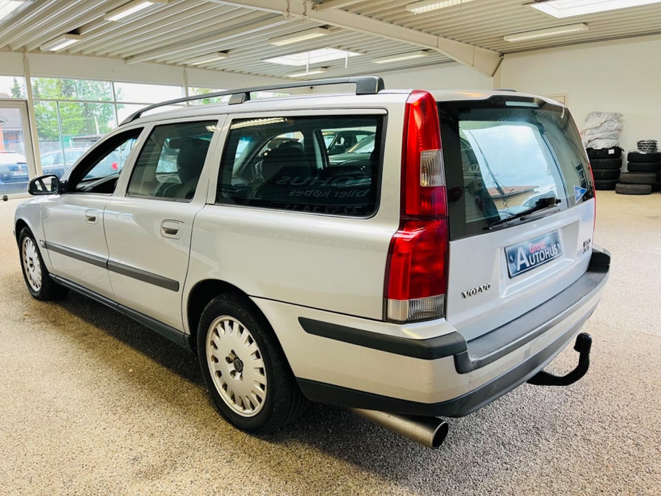 Volvo V70 2,4 T 200 aut. 5d