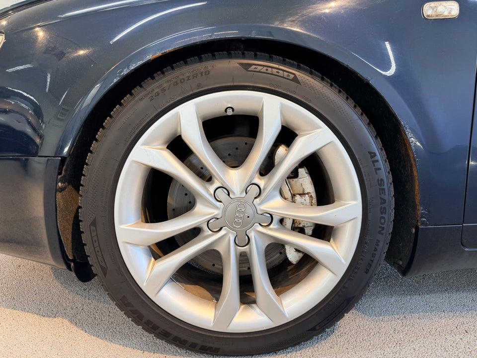 Audi A4 3,2 FSi Avant Multitr. 5d
