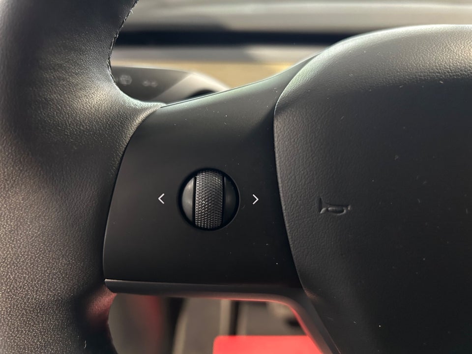 Tesla Model Y RWD 5d