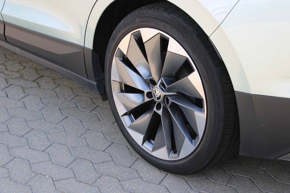 Skoda Enyaq 80 iV Suite 5d