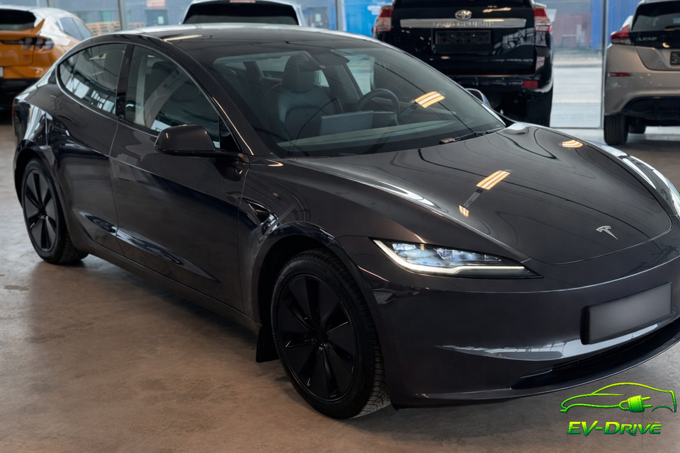 Tesla Model 3 Long Range RWD 4d