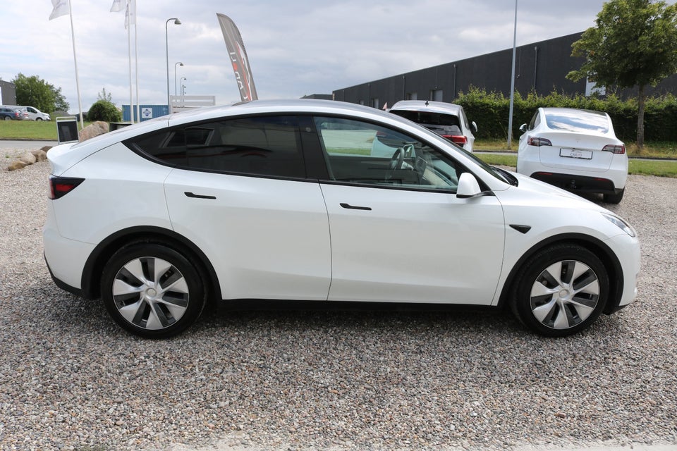 Tesla Model Y Long Range AWD 5d