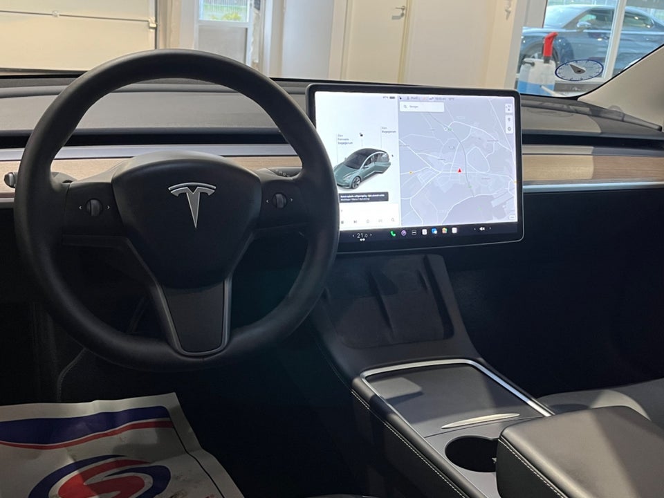 Tesla Model 3 Long Range AWD 4d