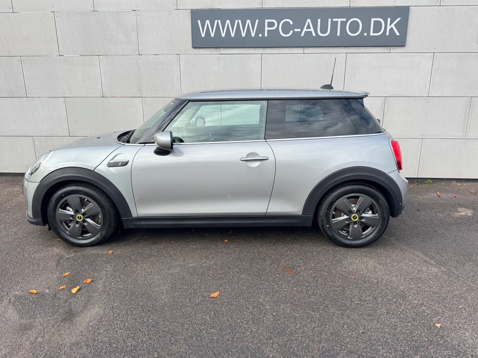 MINI Cooper SE Essential 3d