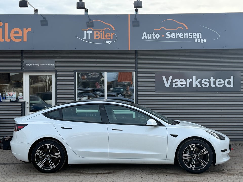 Tesla Model 3 Standard Range+ RWD 4d