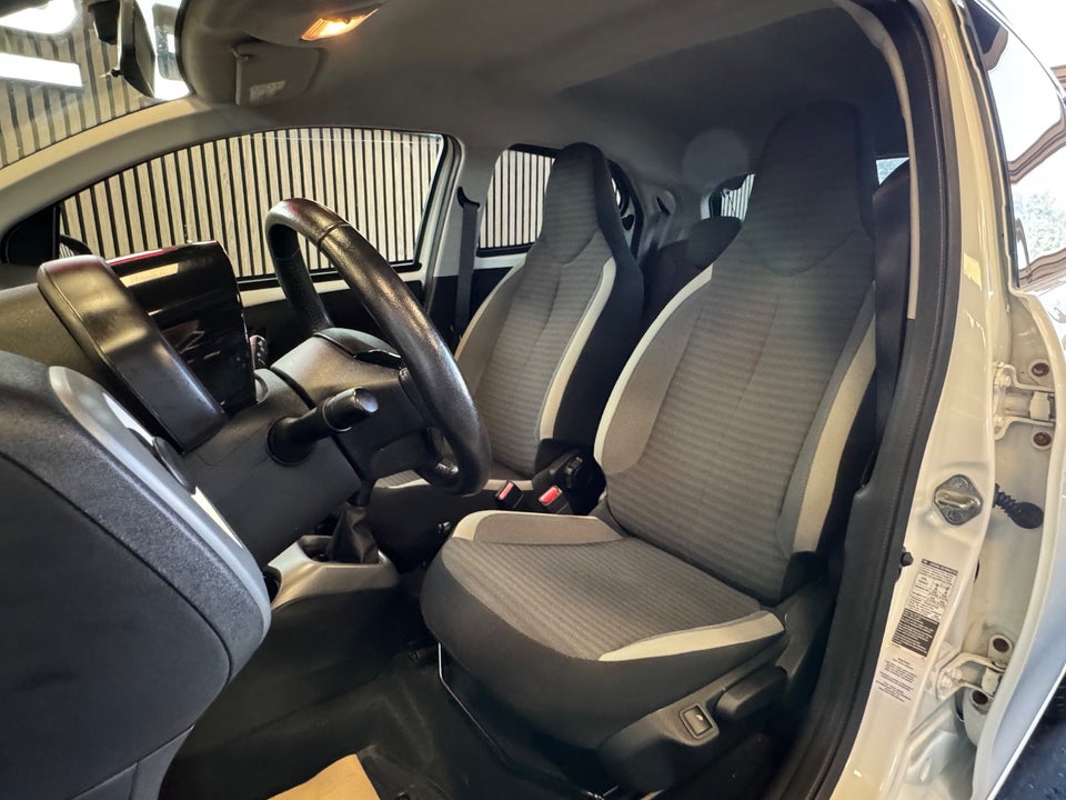Toyota Aygo 1,0 VVT-i x-press 5d