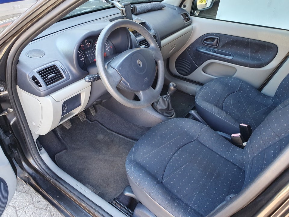 Renault Clio II 1,2 8V Authentique 5d