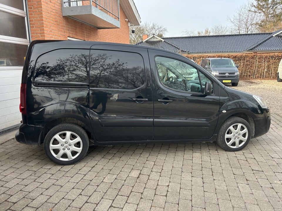Peugeot Partner 1,6 BlueHDi 100 L1 Premium ESG Van 5d