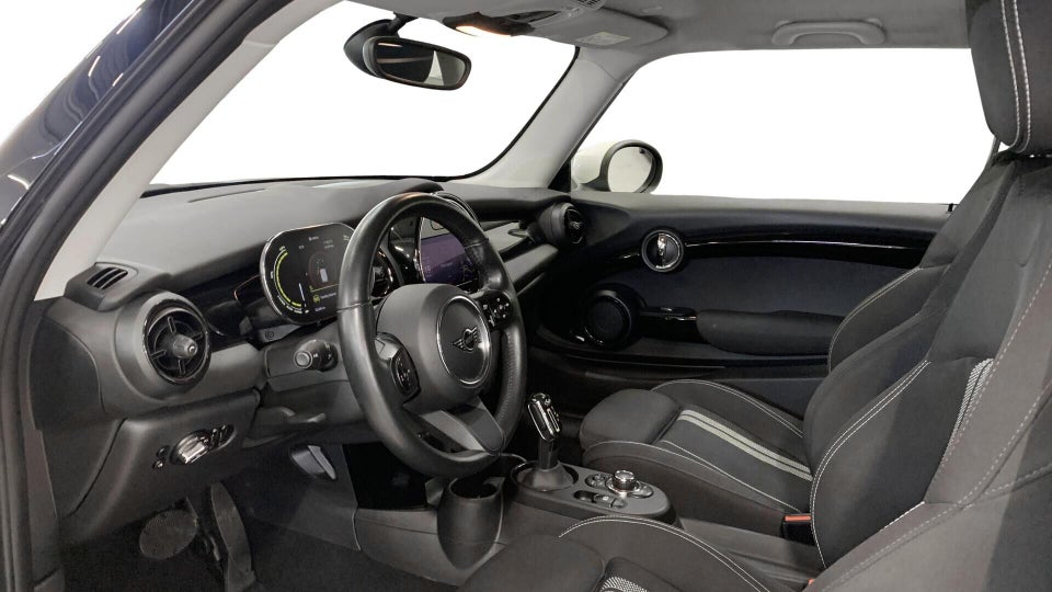 MINI Cooper SE Essential 3d