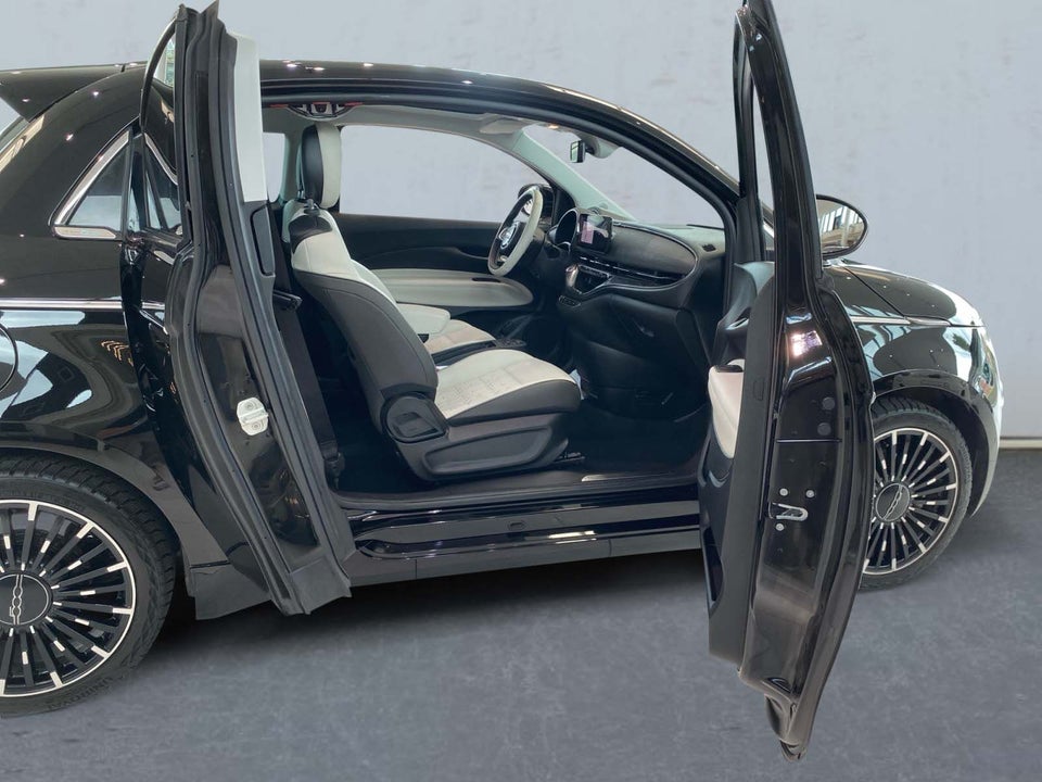 Fiat 500e 42 la Prima 3+1 4d