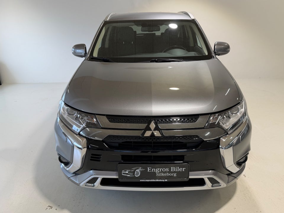 Mitsubishi Outlander 2,4 PHEV Instyle CVT 4WD 5d