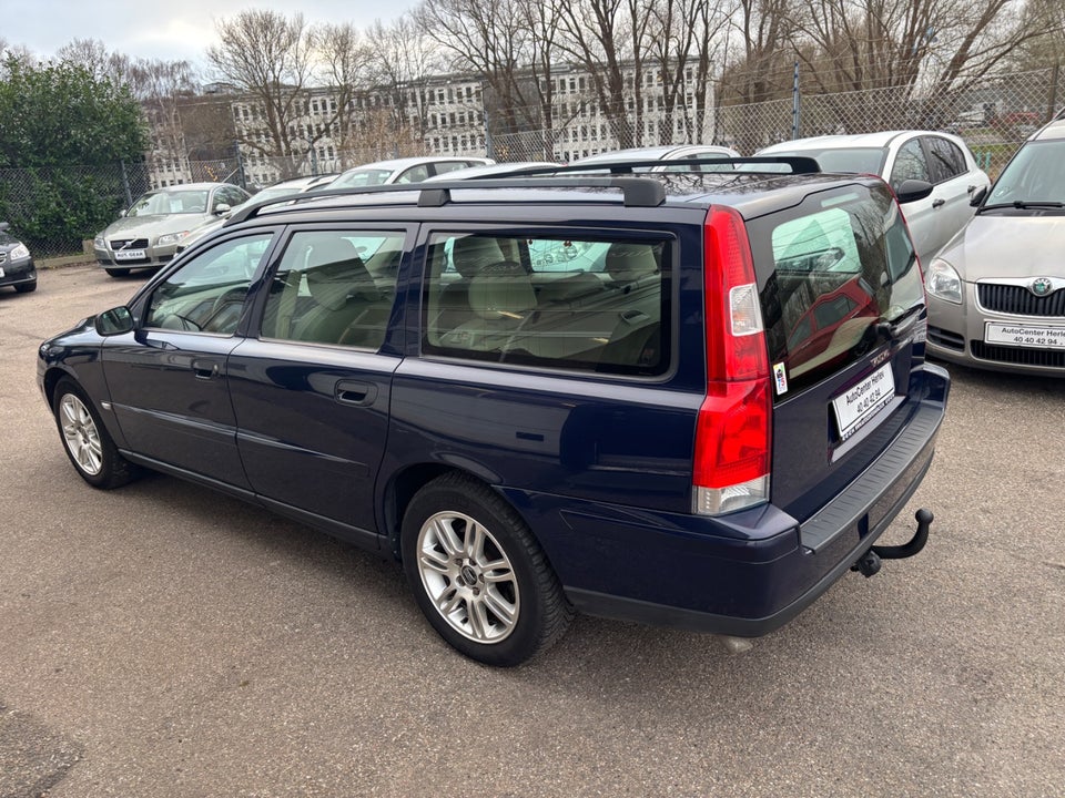 Volvo V70 2,4 170 Momentum aut. 5d