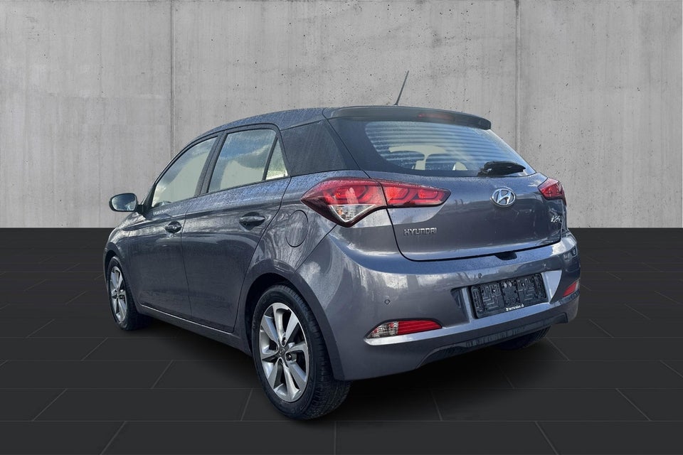 Hyundai i20 1,25 Premium 5d