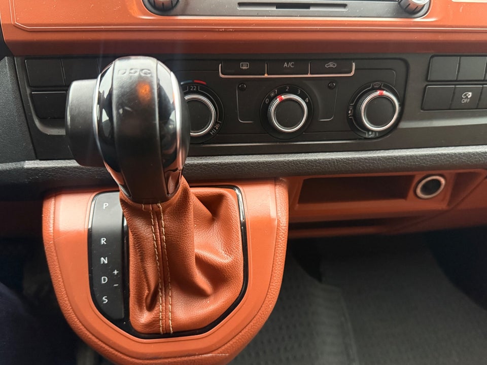 VW Transporter 2,0 TDi 140 Kombi lang 4d