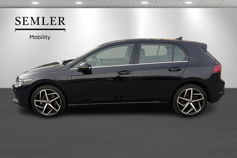 VW Golf VIII 1,4 eHybrid DSG 5d