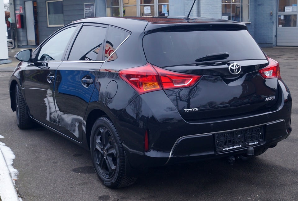 Toyota Auris 1,4 D-4D T2 Premium 5d