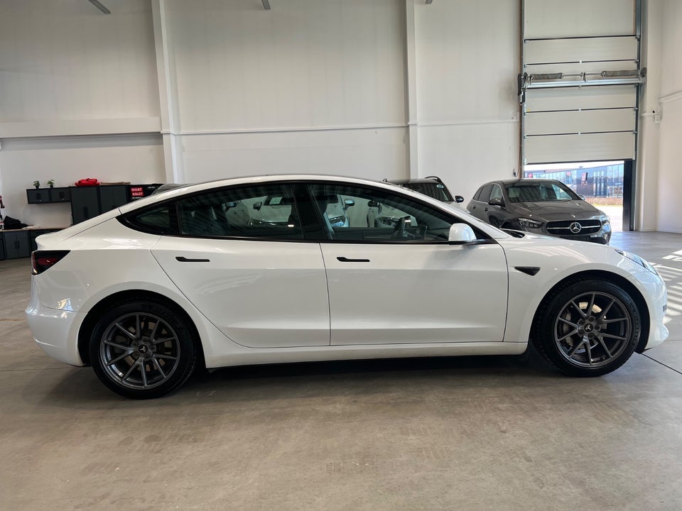 Tesla Model 3 RWD 4d