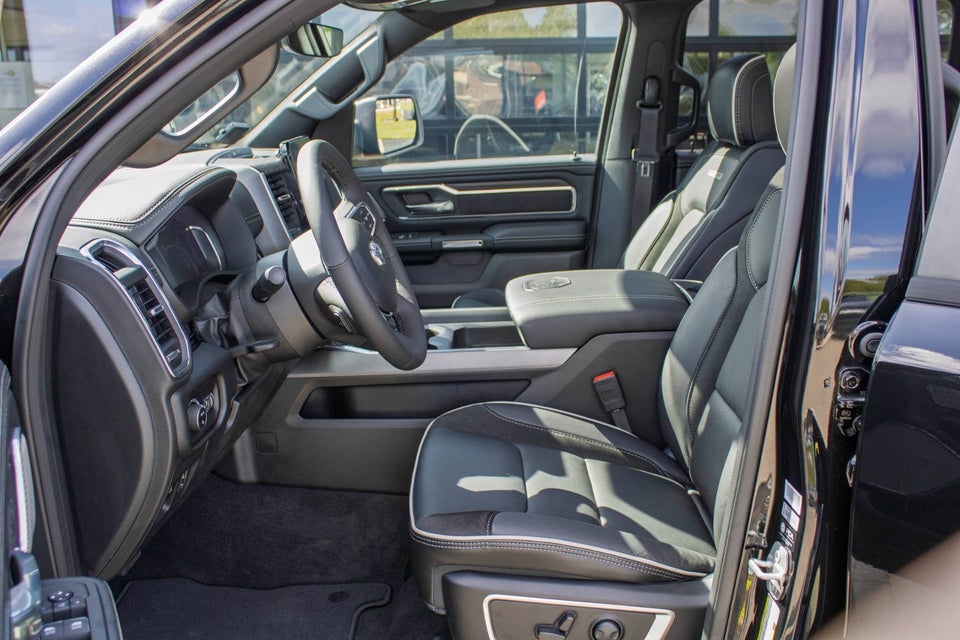 Dodge RAM 1500 3,0 Laramie Night aut. 4d