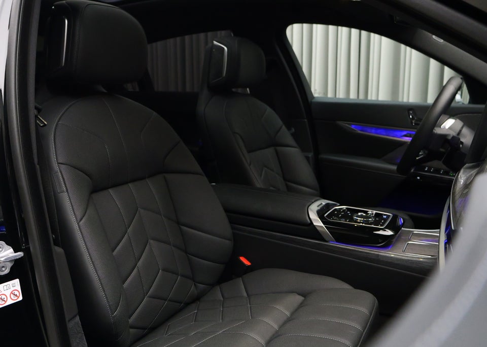 BMW i7 xDrive60 M-Sport 4d