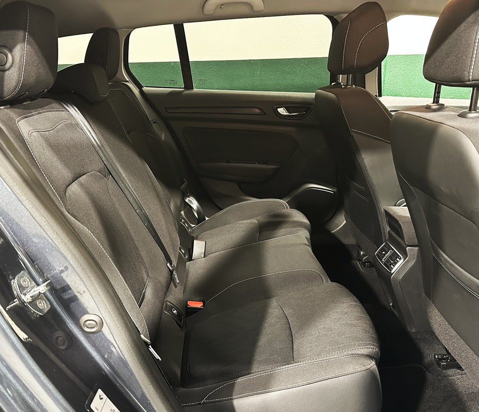 Renault Megane IV 1,3 TCe 140 Limited Sport Tourer EDC 5d