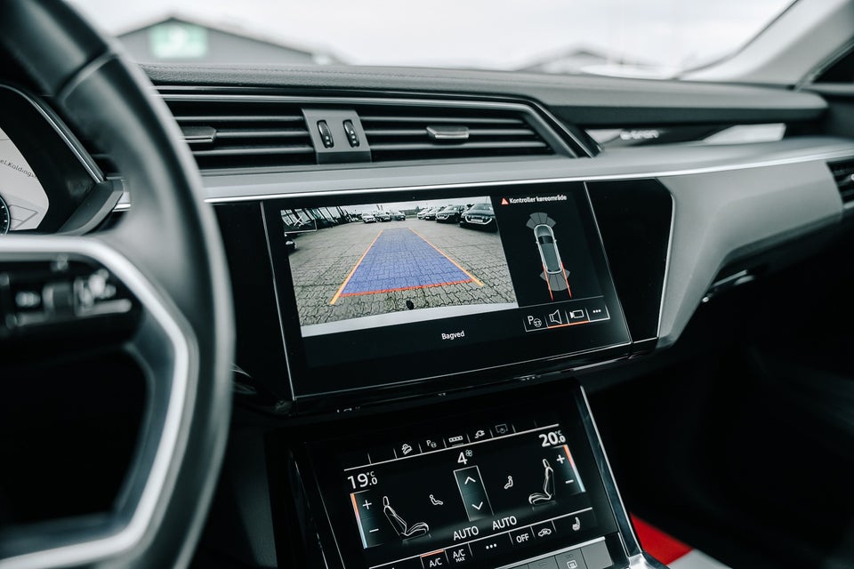 Audi Q8 e-tron 50 Advanced quattro 5d