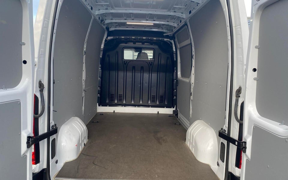 Nissan Interstar 2,3 dCi 150 L2H2 N-Connecta Van