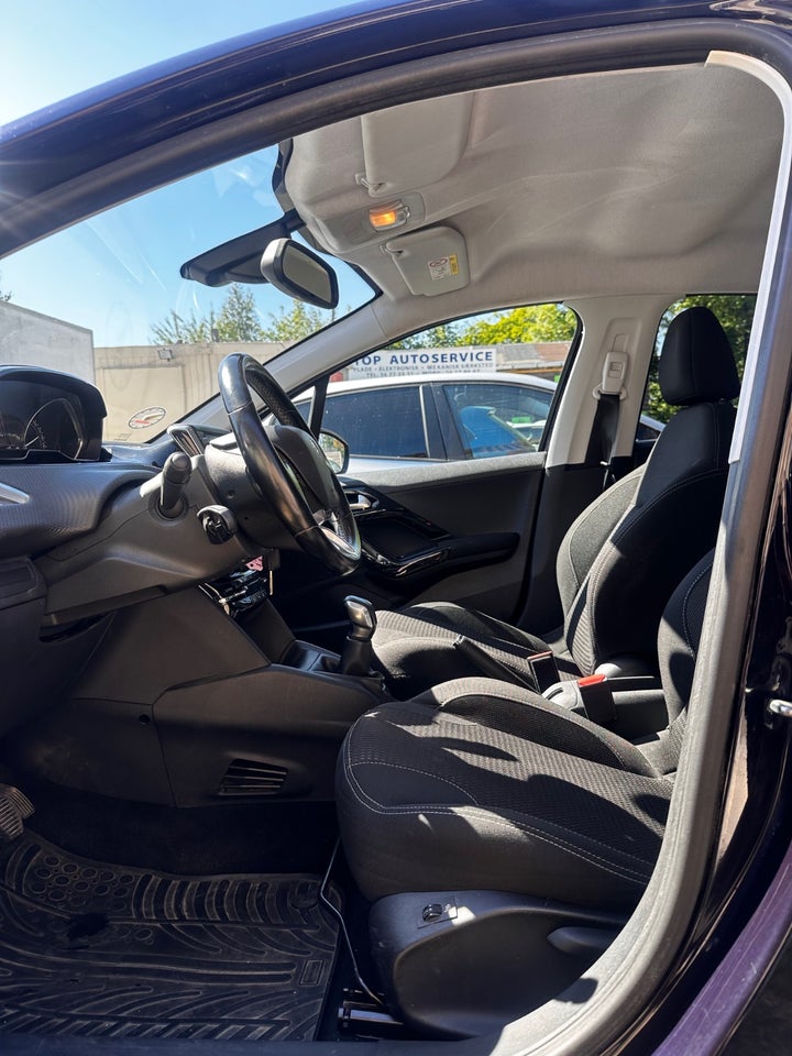 Peugeot 208 1,6 BlueHDi 100 Allure 5d