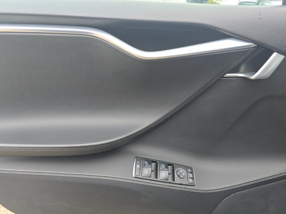 Tesla Model S P85D 5d