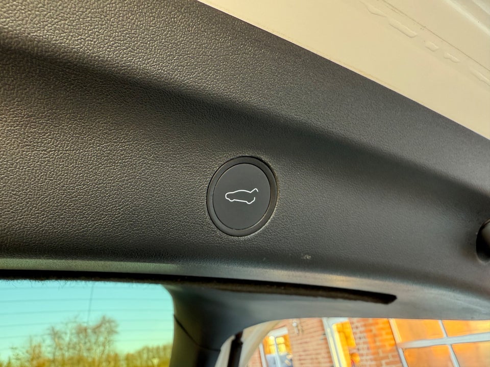 Tesla Model Y Long Range AWD 5d