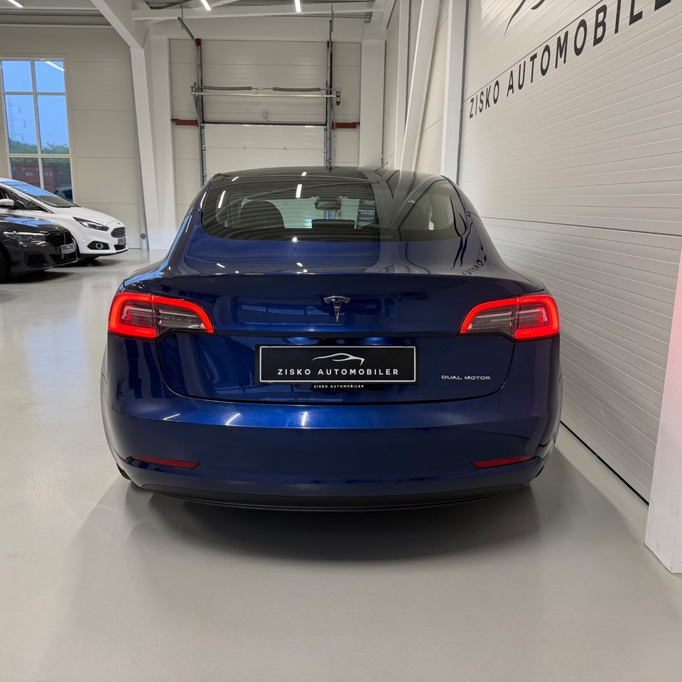 Tesla Model 3 Long Range AWD 4d