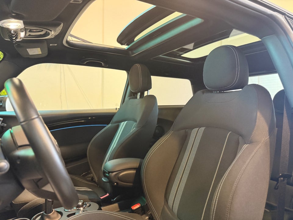 MINI Cooper SE Classic Trim 3d