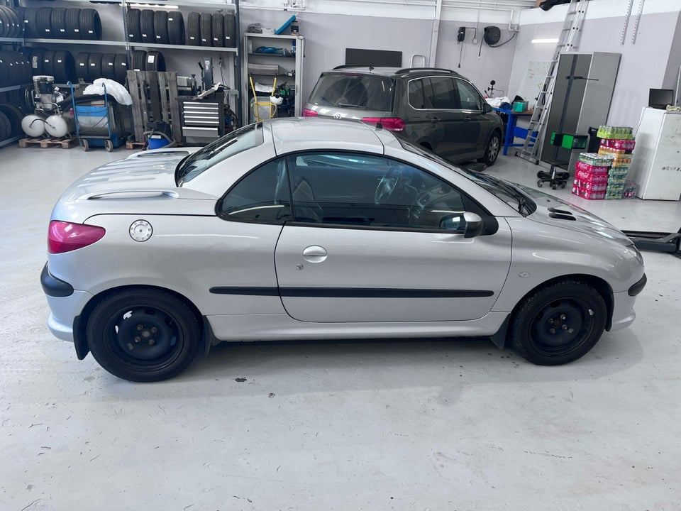 Peugeot 206 2,0 16V CC 2d