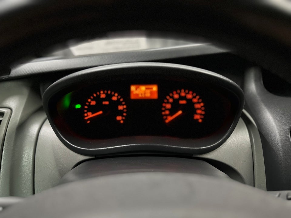 Renault Trafic T27 2,0 dCi 115 L1H1 4d