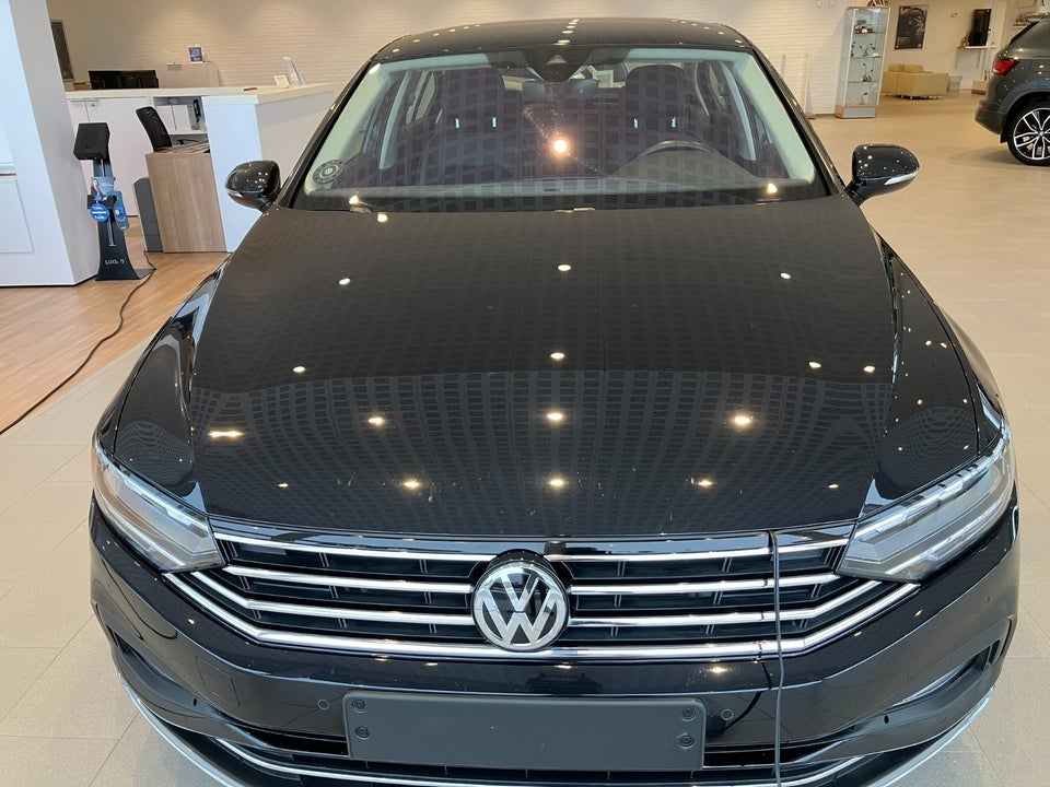 VW Passat 2,0 TDi 150 Elegance+ Pro DSG 4d