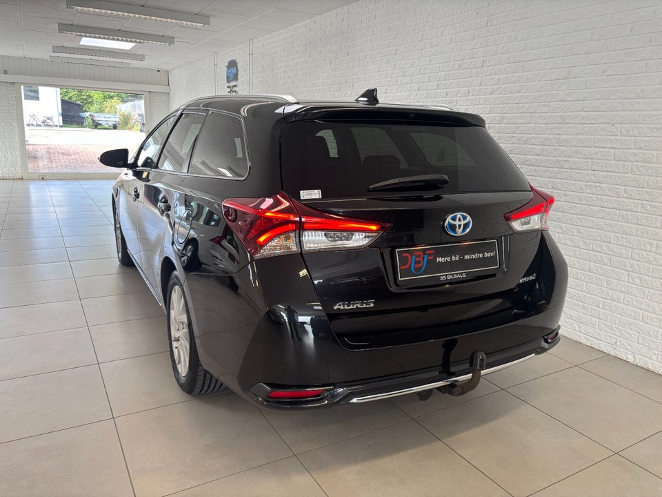 Toyota Auris 1,8 Hybrid H1 Touring Sports CVT 5d